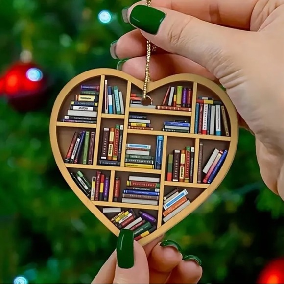 Heart Bookshelf Decoration - Picture 6 of 7
